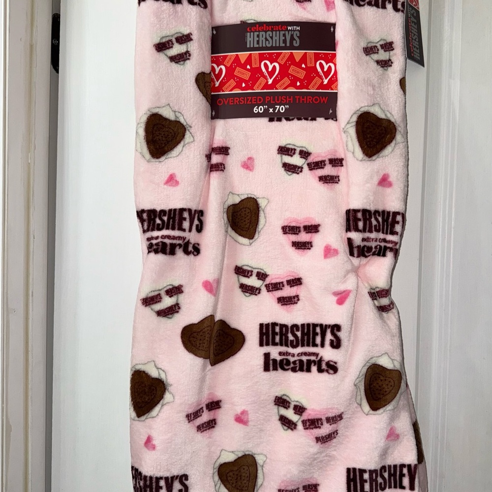 Hershey's Valentine's "Extra Creamy Hearts" Plush Blanket